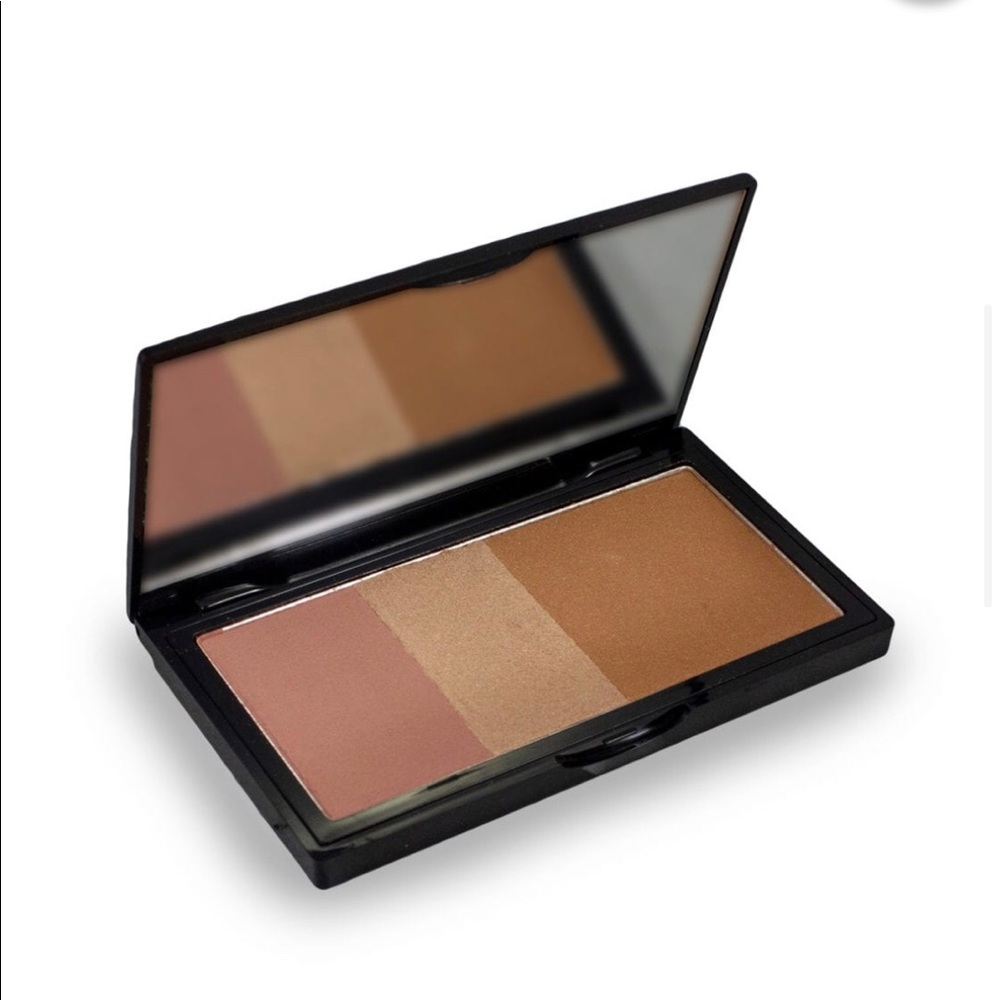 Makeover Essentials Cheeky Lady Palette